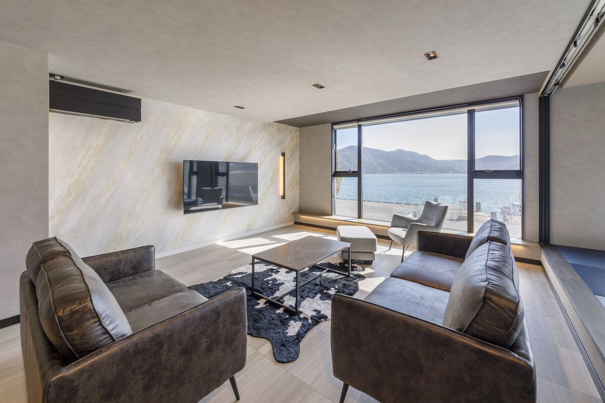 絶景を取り込む、贅沢で開放的なラグジュアリー空間